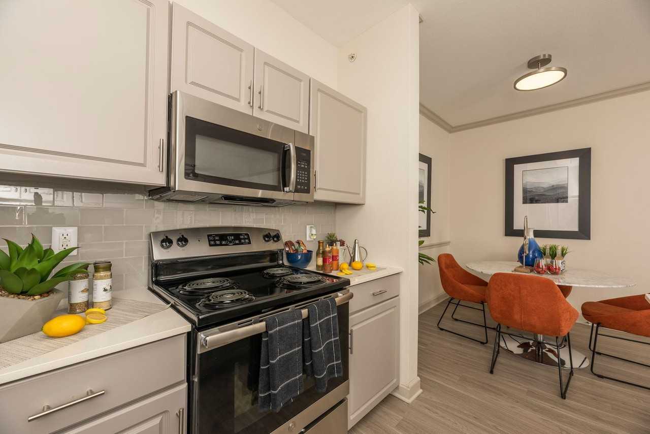 Woodbridge Villas - Photo 7 of 50