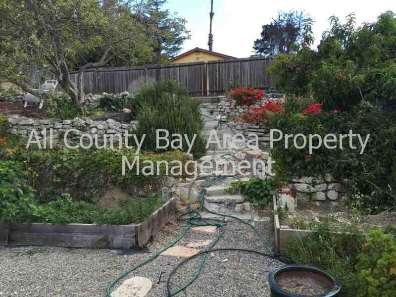 2458 Shamrock Dr - Photo 2 of 4