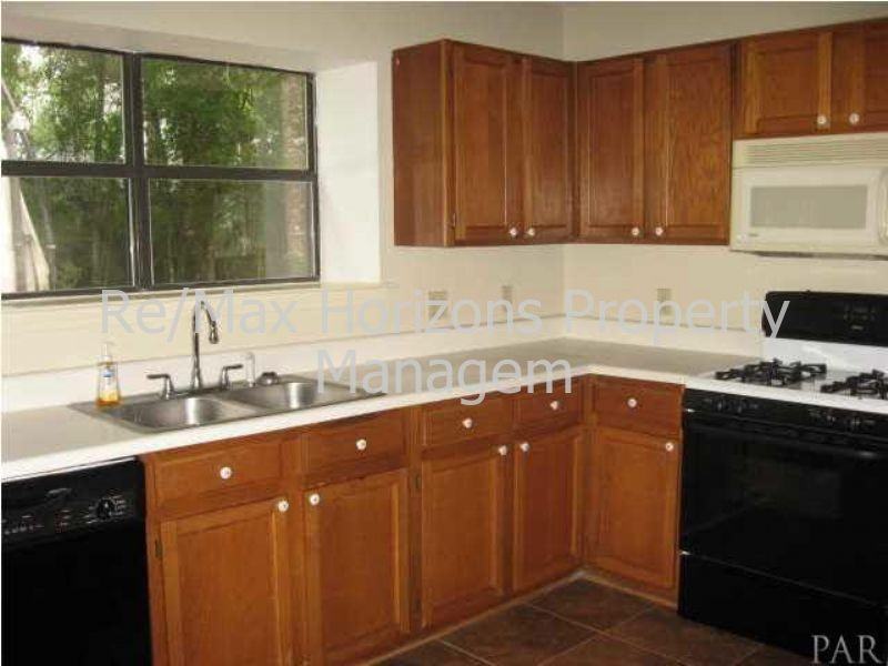 7633 Northpointe Dr - Photo 3 of 4