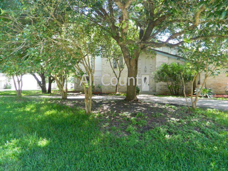 20810 Glen Cove - Photo 2 of 25