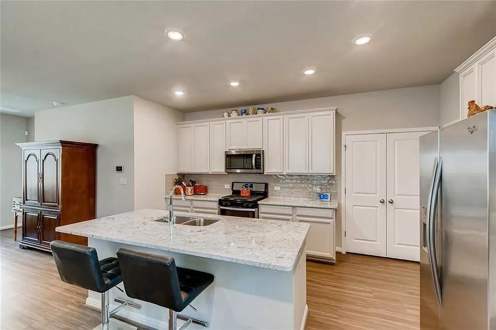 105 Tucana St - Photo 3 of 17