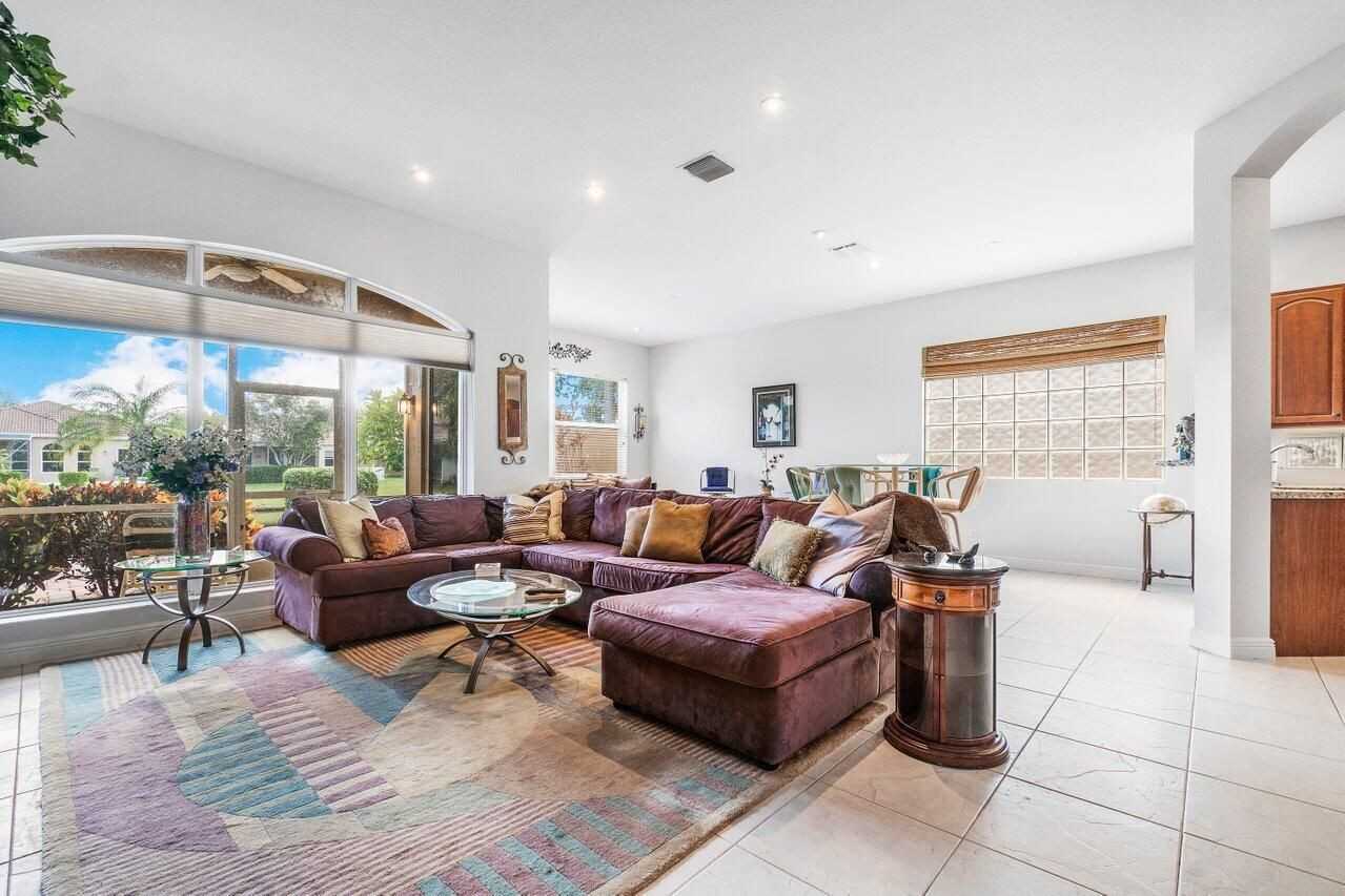 Viade La Plata Cir - Photo 3 of 14