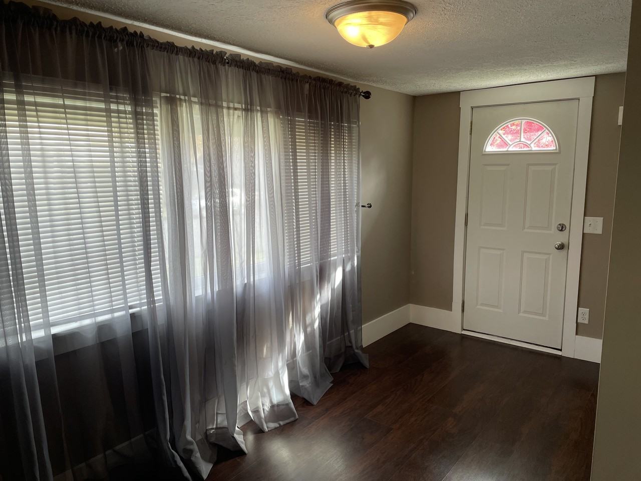 1739 Ohio Ave Ne - Photo 3 of 19