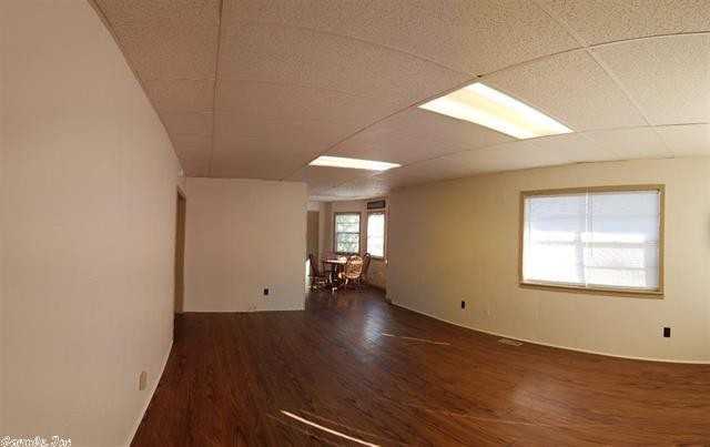 227 Barker St - Photo 2 of 7