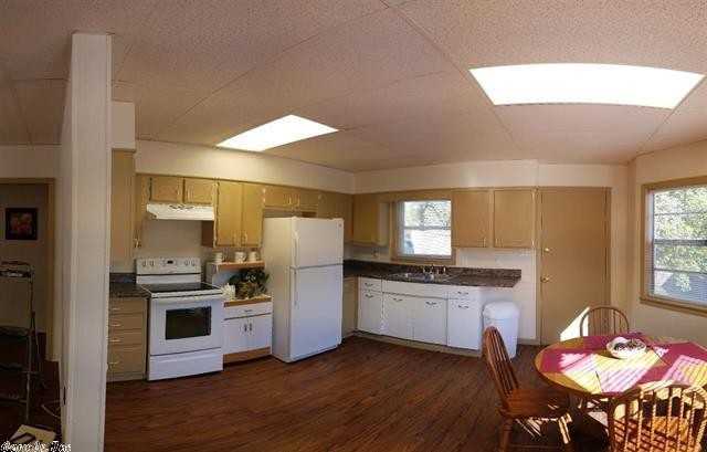 227 Barker St - Photo 3 of 7