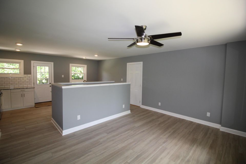 340 N Algonquin Ave - Photo 2 of 18