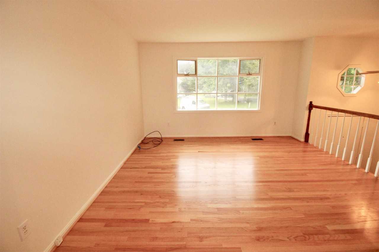 10904 Hobson St #1 - Photo 5 of 28