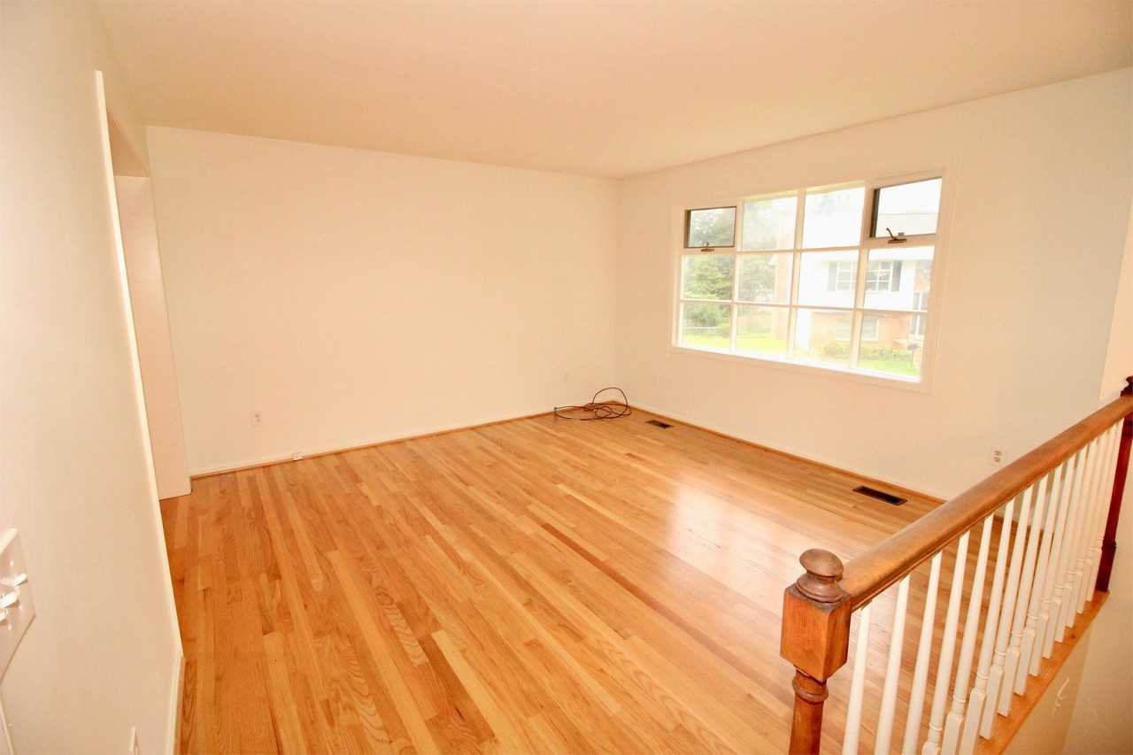 10904 Hobson St #1 - Photo 6 of 28