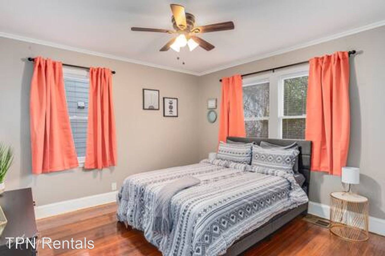 3240 Fairfield Ave - Photo 2 of 8