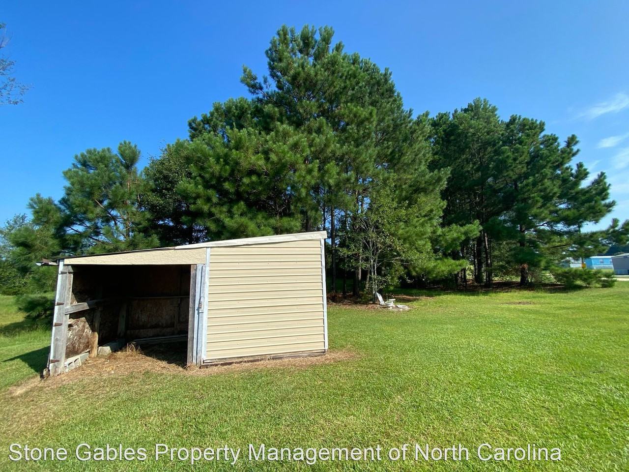 Skylar - Photo 2 of 22