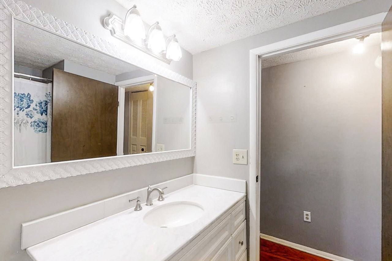 Stone Trce - Photo 2 of 13