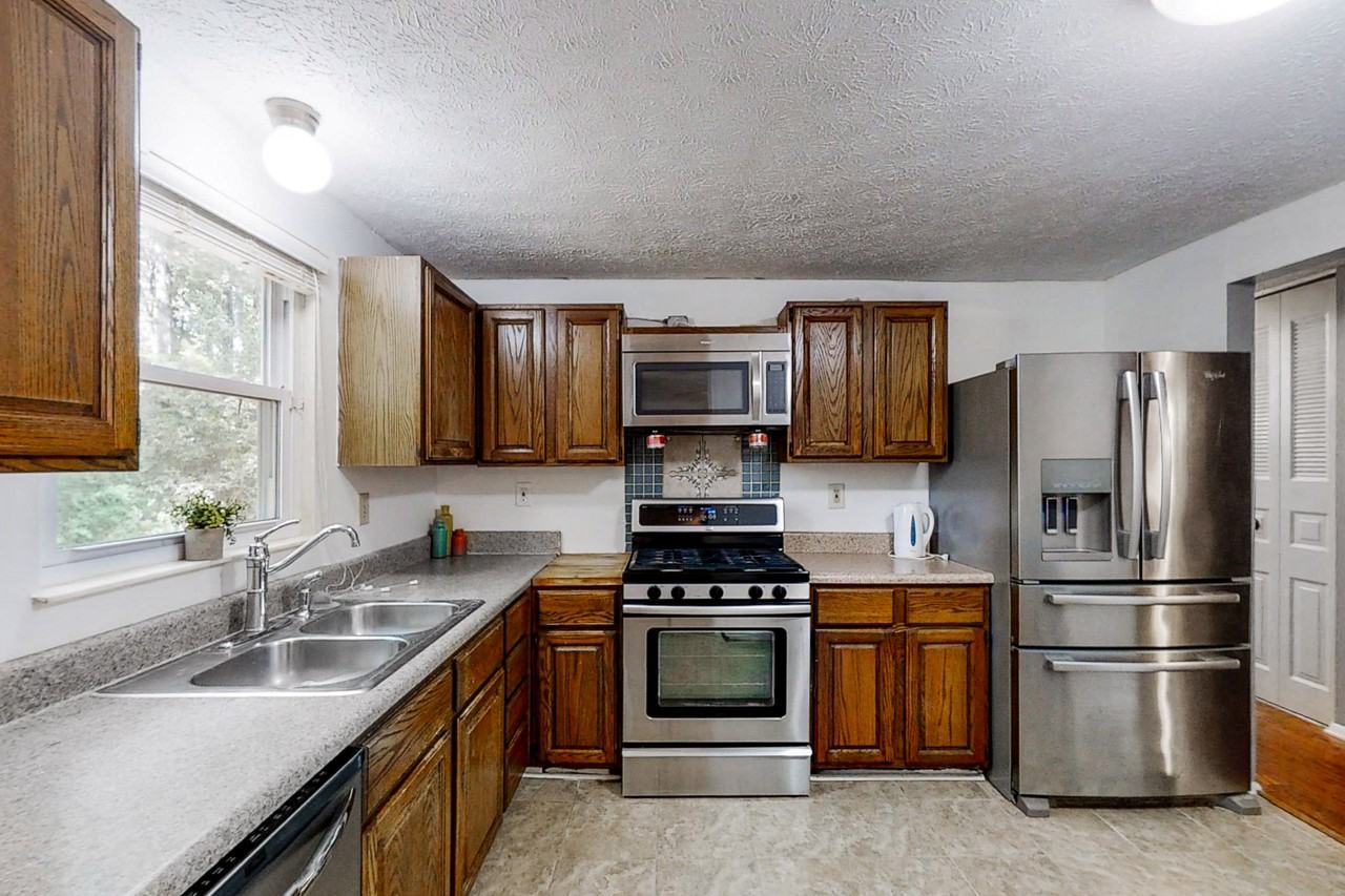 Stone Trce - Photo 4 of 13