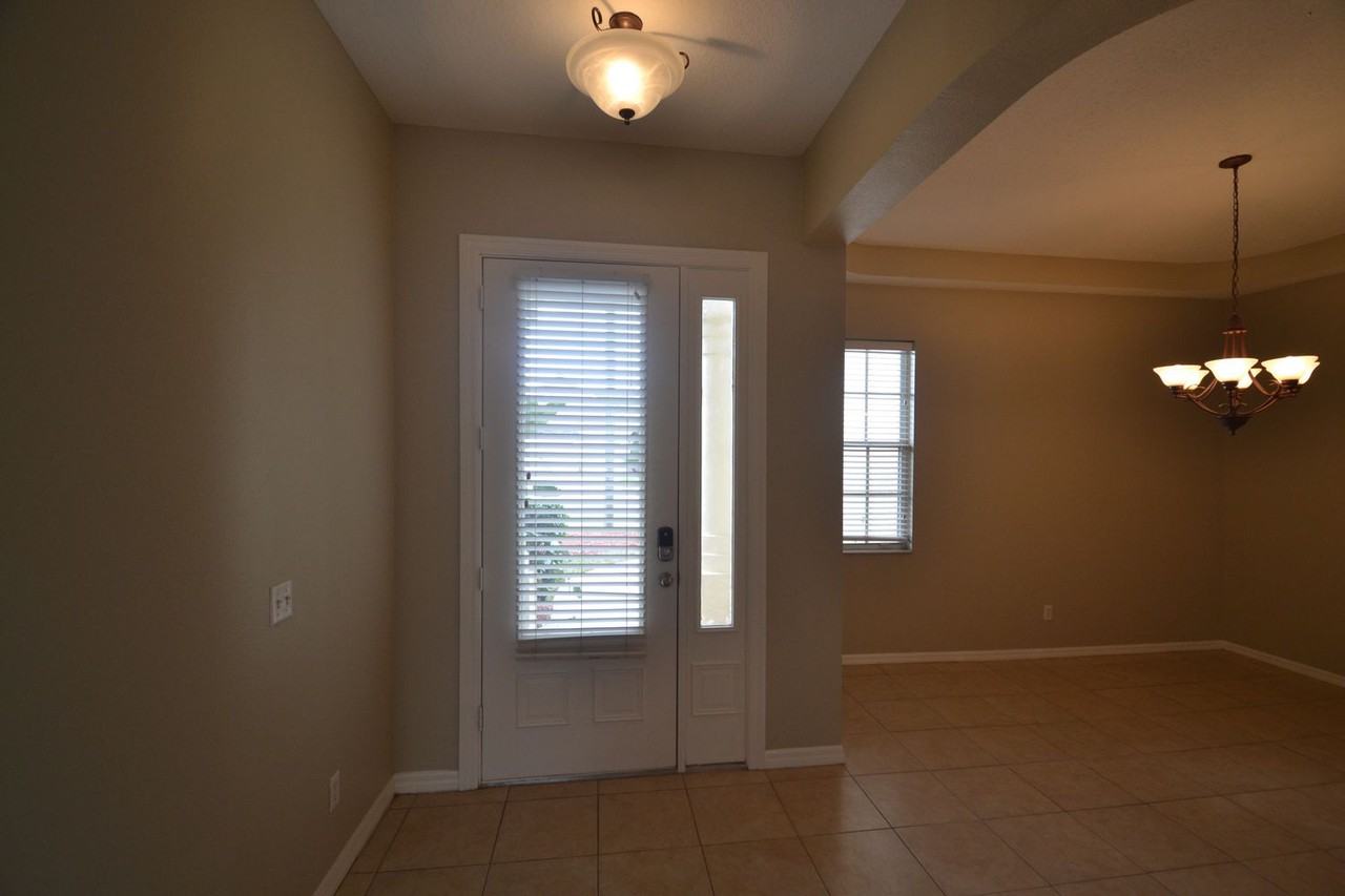 9816 Ocasta St - Photo 2 of 22