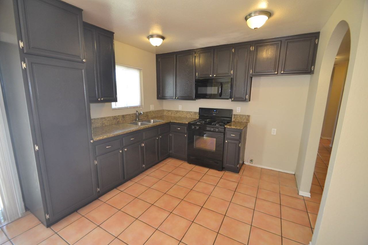 12750 Judd St - Photo 3 of 11