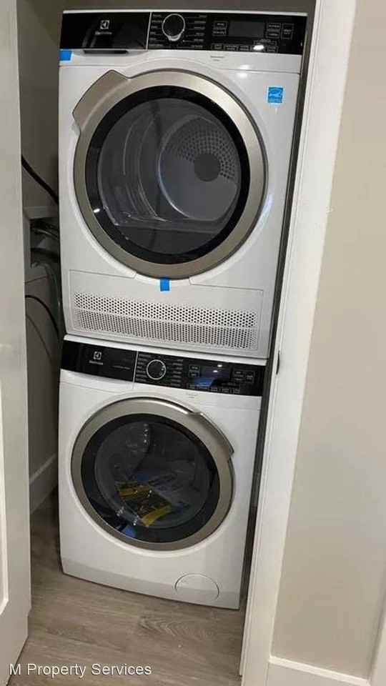 348 Fountain St - Photo 3 of 8