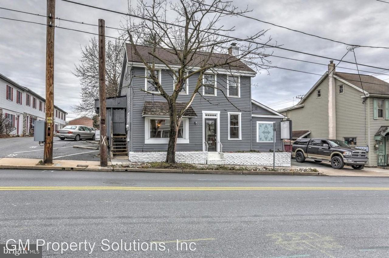 213 N Market St - Photo 3 of 45