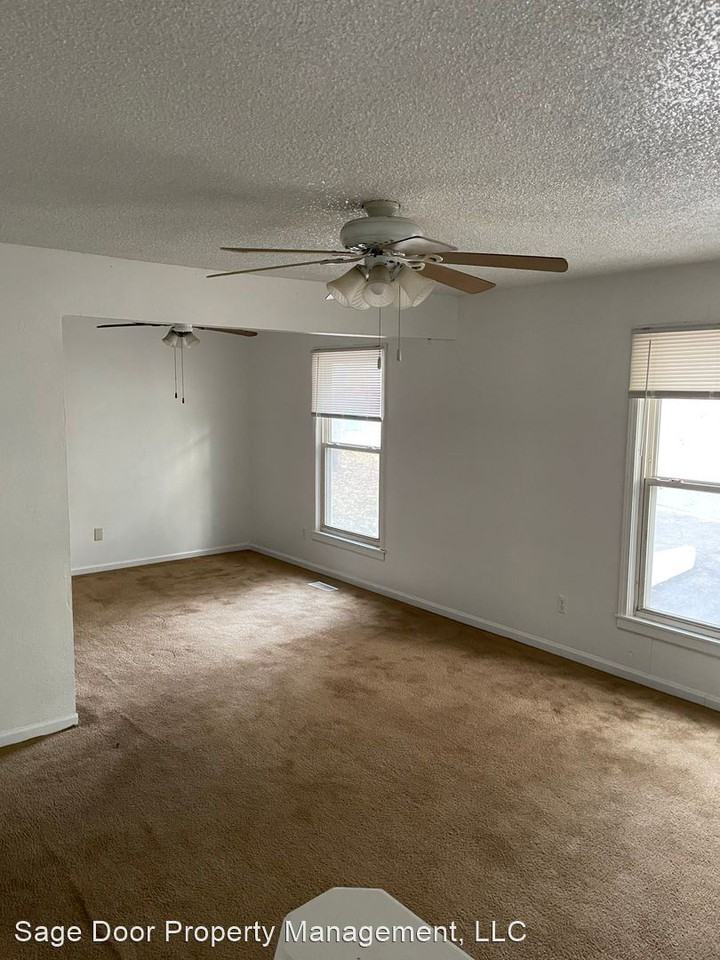 4026 E 123rd Terrace Units A-B - Photo 2 of 8