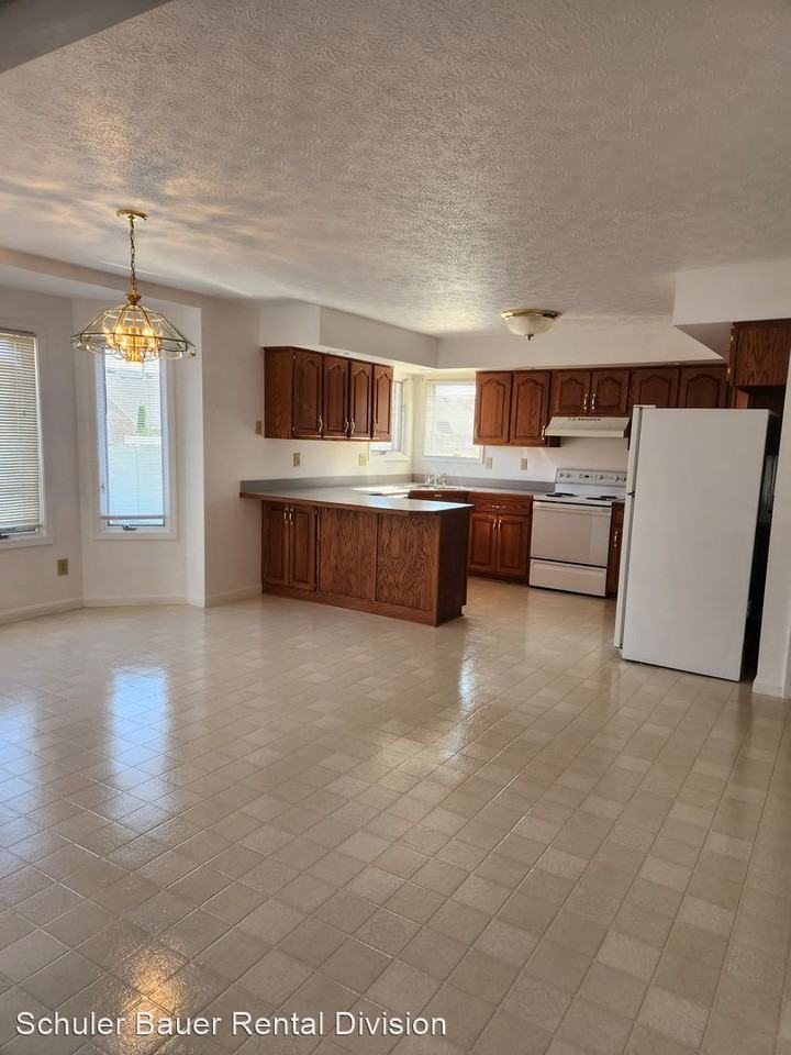 8516 Plum Valley Ct - Photo 3 of 24