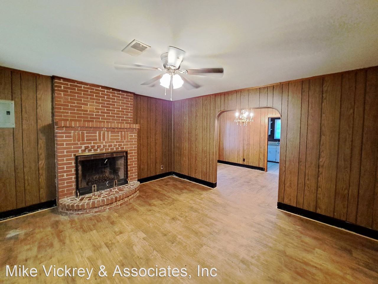 1694 Douglas St - Photo 3 of 26