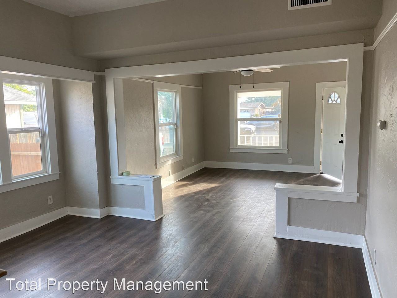 111 N B St - Photo 3 of 19