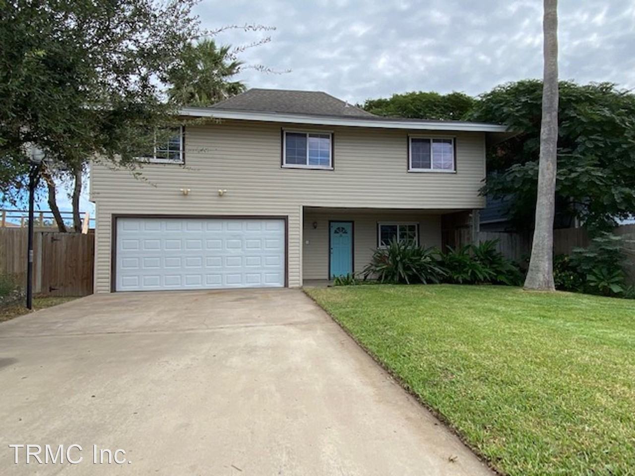 3117 Laguna Shores Rd - Photo 2 of 36