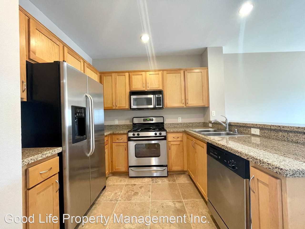 450 J St #5211 - Photo 3 of 16