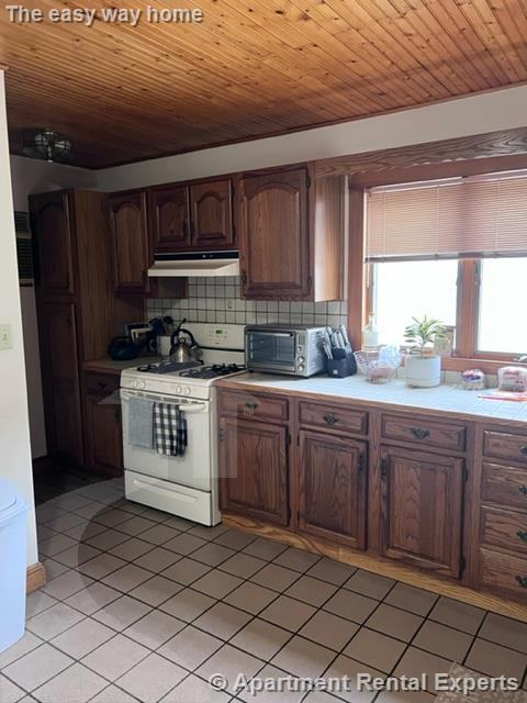 8 Cady Ave - Photo 2 of 19