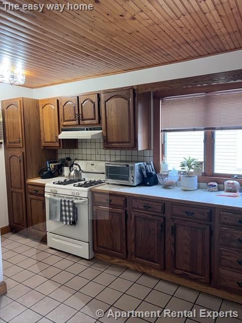 8 Cady Ave - Photo 3 of 19