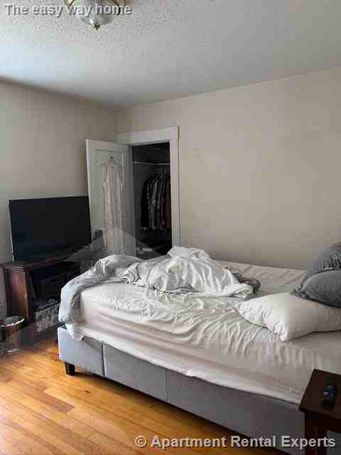 8 Cady Ave - Photo 5 of 19