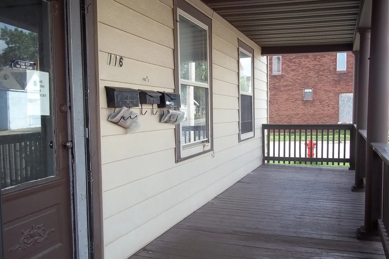 116 1st Ave Sw - Photo 2 of 13