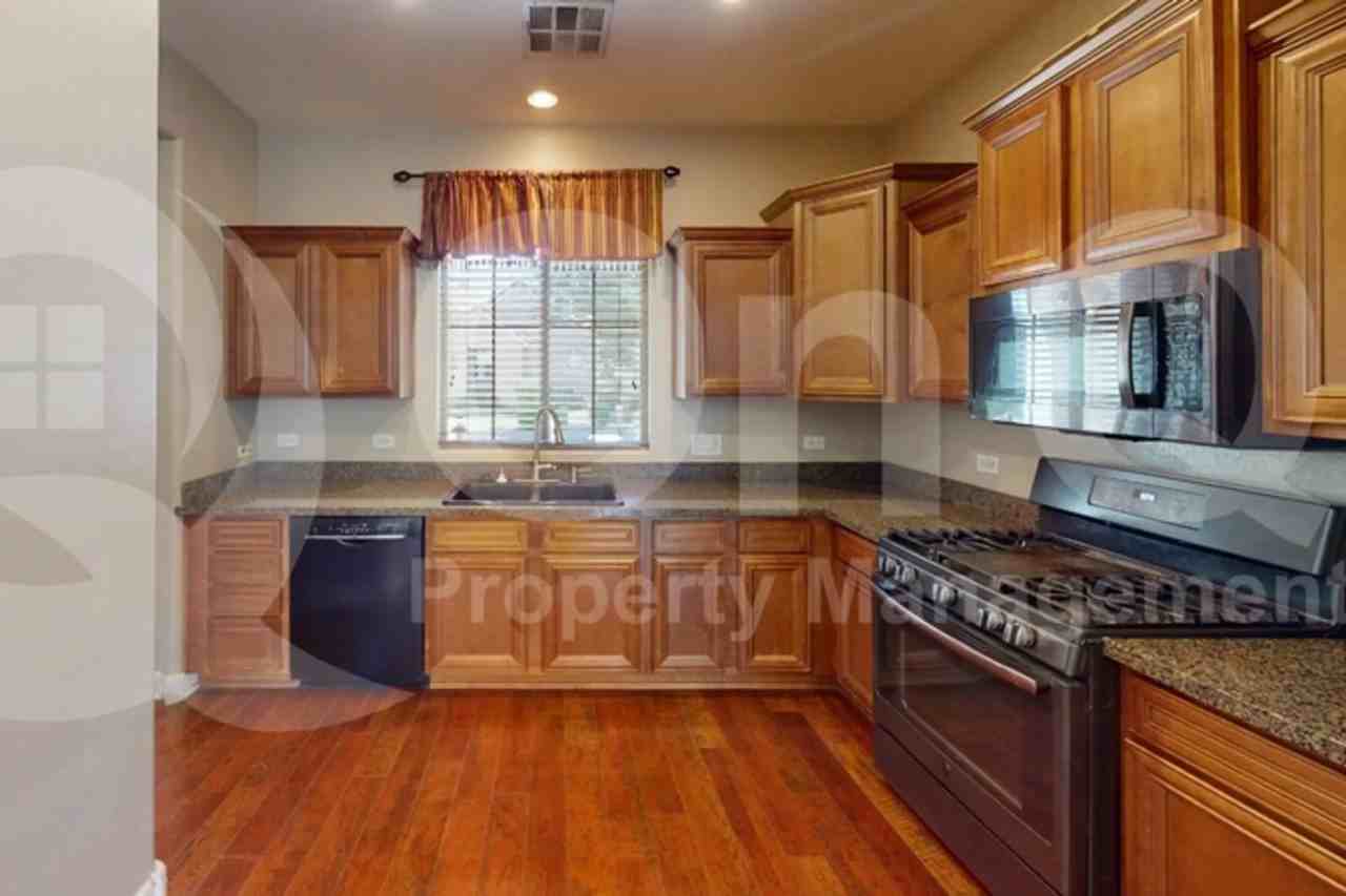 1316 S Martingale Rd - Photo 3 of 17