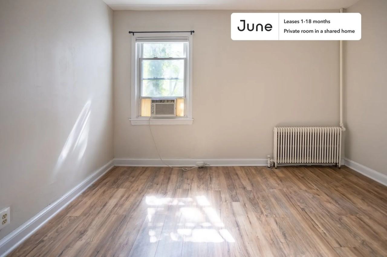 Room for rent. 1613 F Street NorthEast, Washington, DC 20002 2 Bedroom