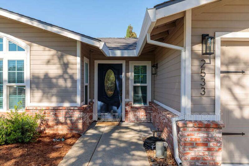 2533 Eagle Ln - Photo 2 of 35