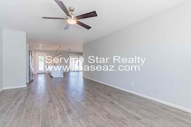 2514 E Pebble Beach Dr - Photo 3 of 36