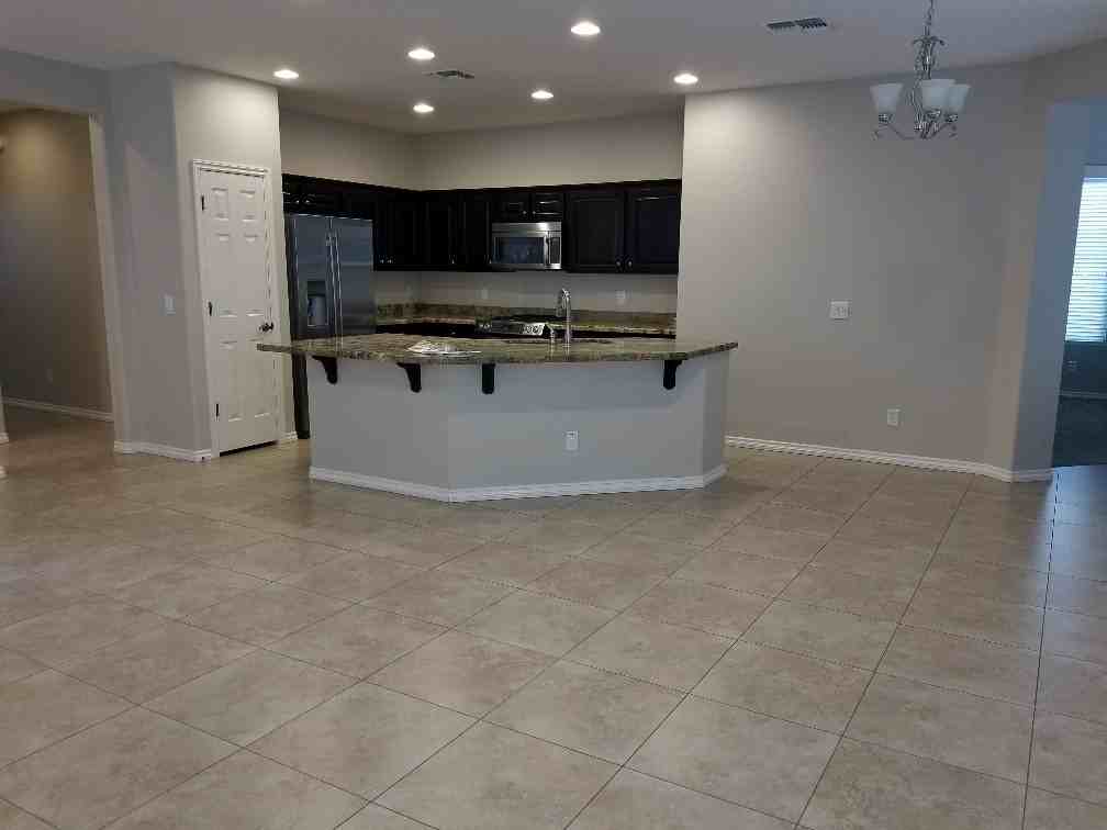 1602 E Azafran Trl - Photo 3 of 23