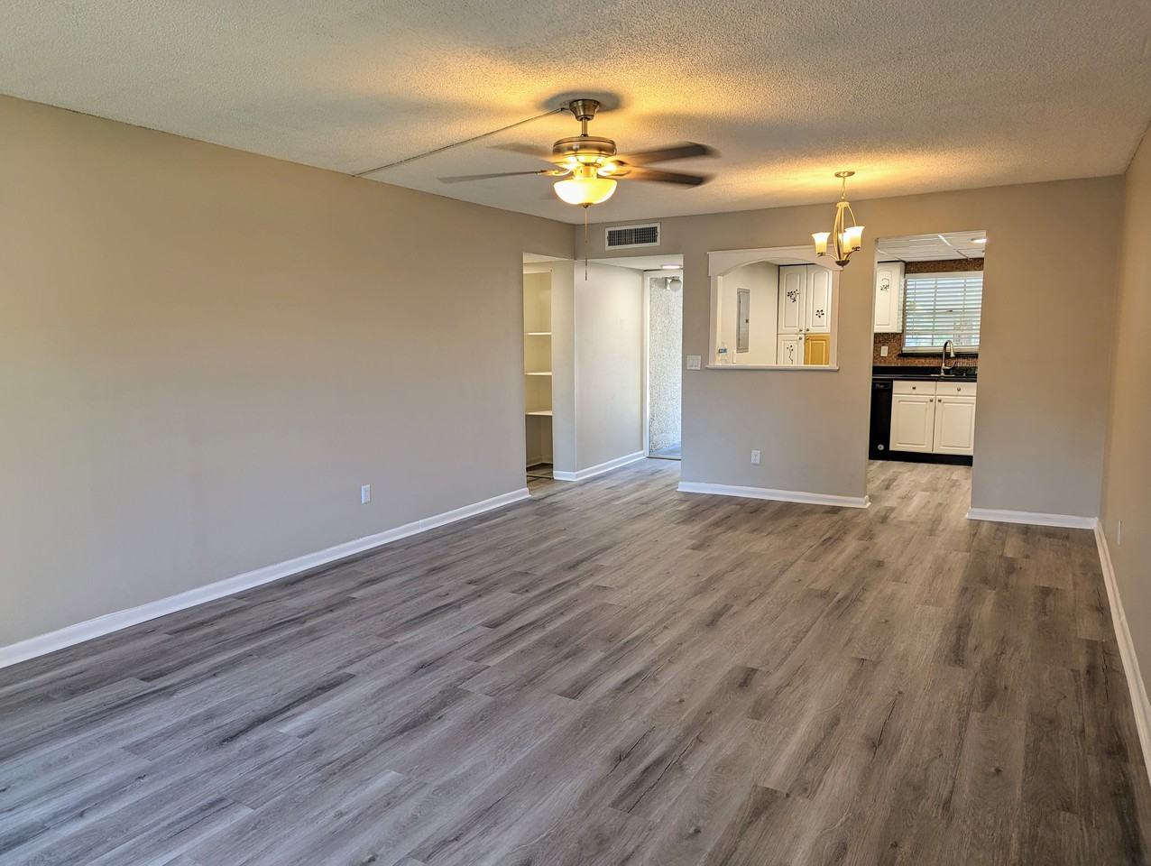 701 Russell Ln #209 - Photo 3 of 8