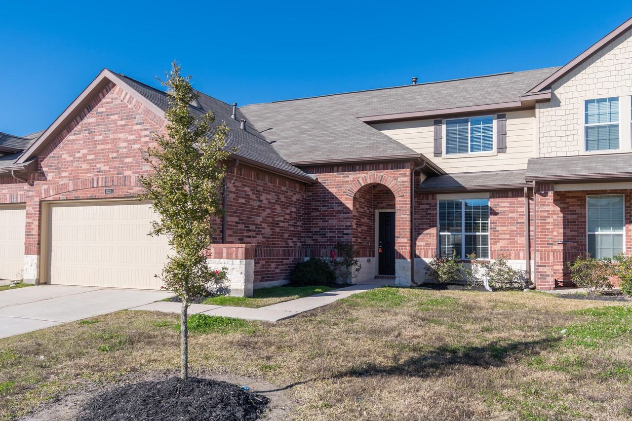 12231 Ghita Ln - Photo 2 of 12