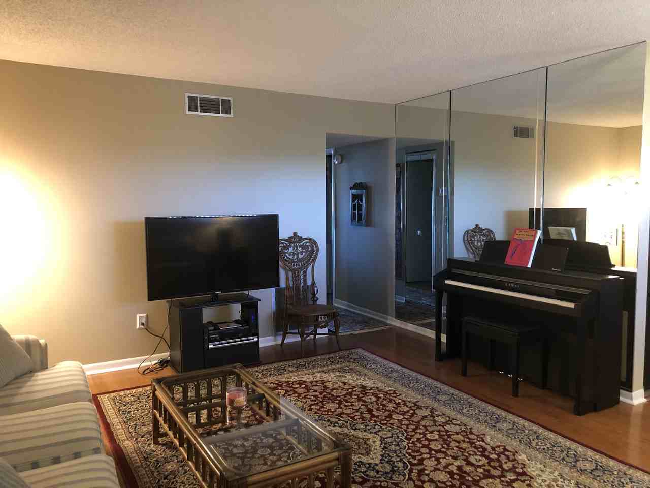 209 Ne Lincoln Cir N #406 - Photo 4 of 35