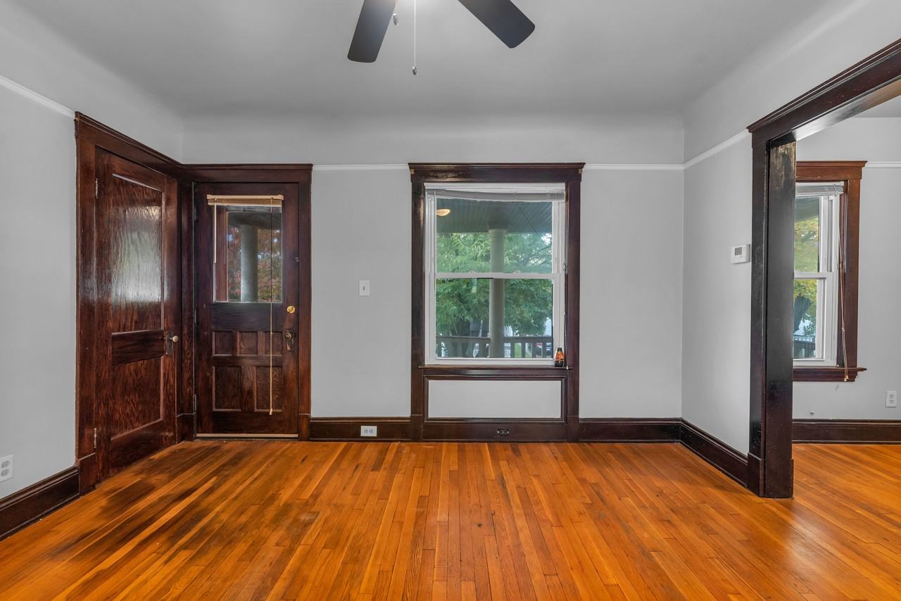 10324 Bernard Ave - Photo 3 of 24