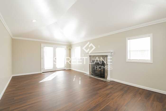 3230 W Amherst Ave - Photo 3 of 15