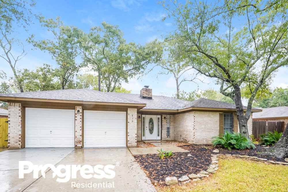 810 S Hyannis Port St - Photo 3 of 16