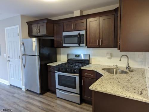 116 Maple Ave #4D - Photo 2 of 15