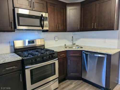 116 Maple Ave #4D - Photo 3 of 15