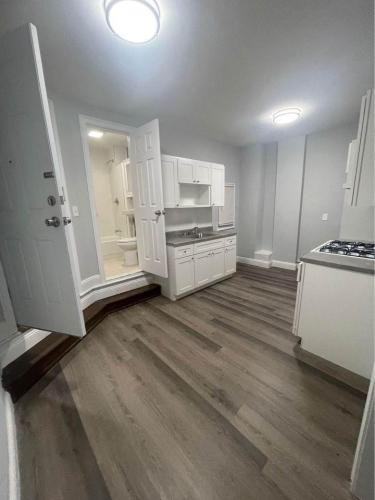 137 Governor St #1B - Photo 2 of 5