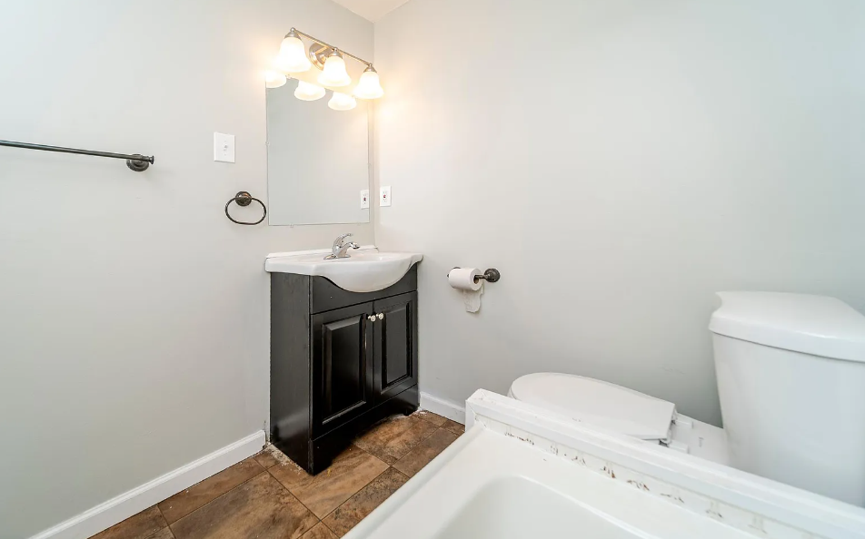 132 1st St - Photo 2 of 18