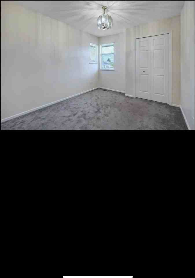 9335 152a St - Photo 2 of 8