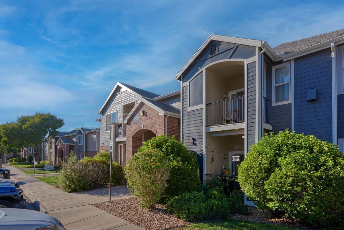 12801 Lafayette St - Photo 2 of 42