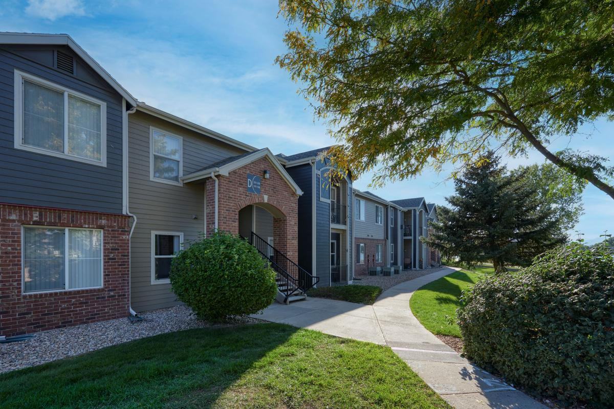 12801 Lafayette St - Photo 5 of 42