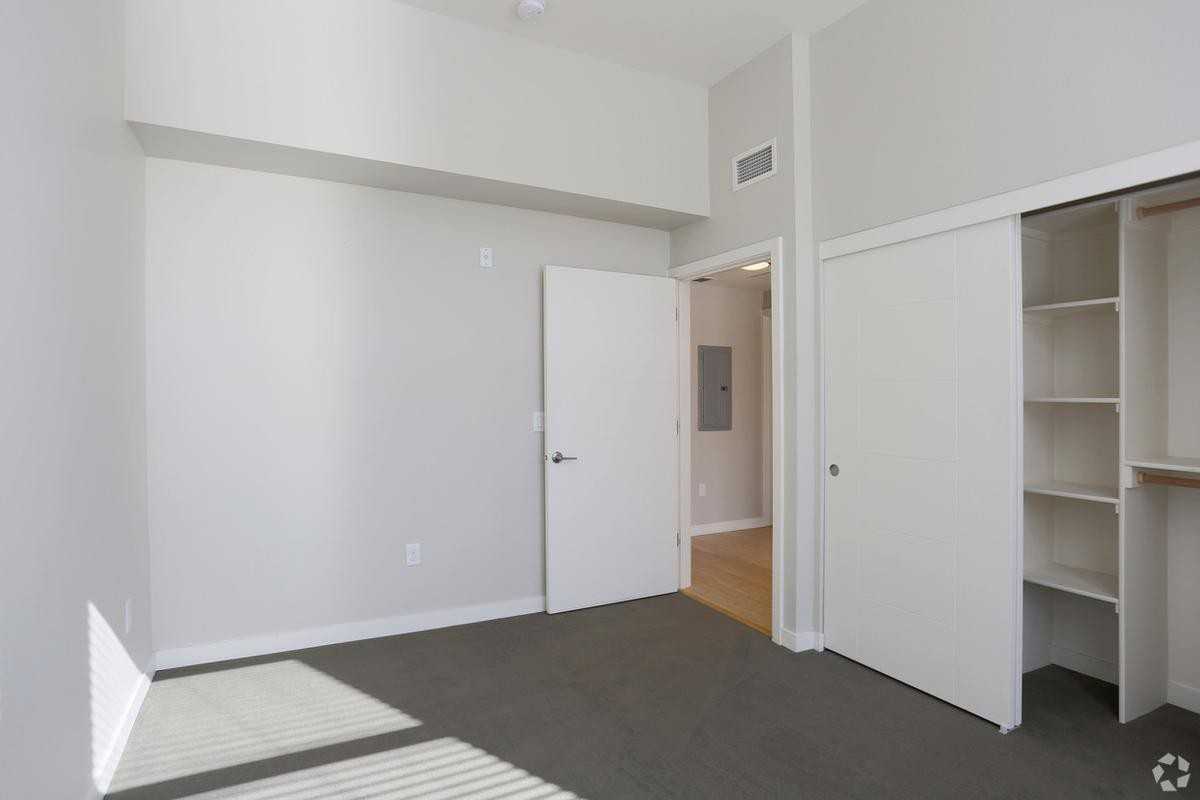 4357 N Williams Ave - Photo 6 of 30