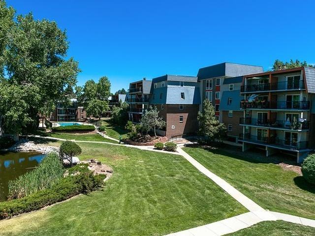 888 S Oneida St - Photo 6 of 24